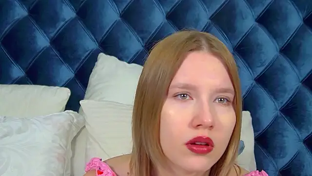 LiliLinn online show from 11/28/25, 04:34