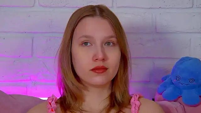 LiliLinn online show from 05/16/26, 04:22