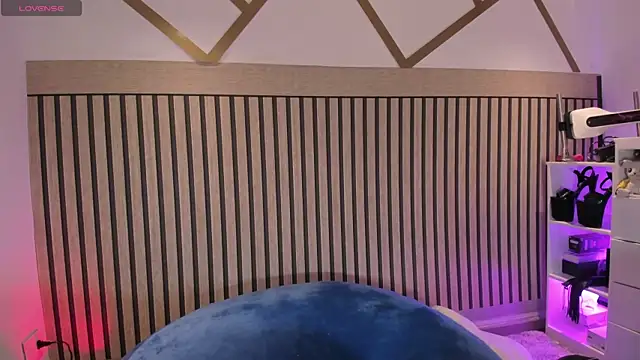 Snapshot of NinaInk chatting on 02/16/26, 11:31 NinaInk online show from 02/16/26, 11:31