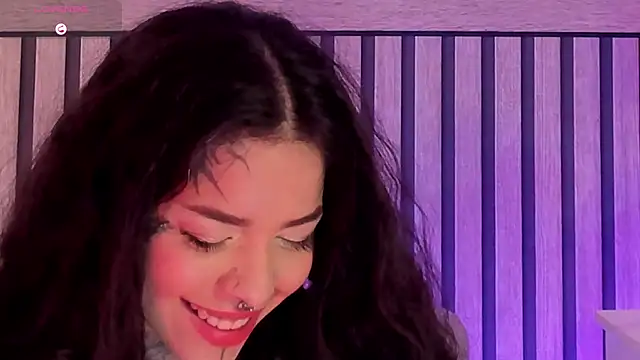 Snapshot of NinaInk chatting on 04/04/26, 11:50 NinaInk online show from 04/04/26, 11:50