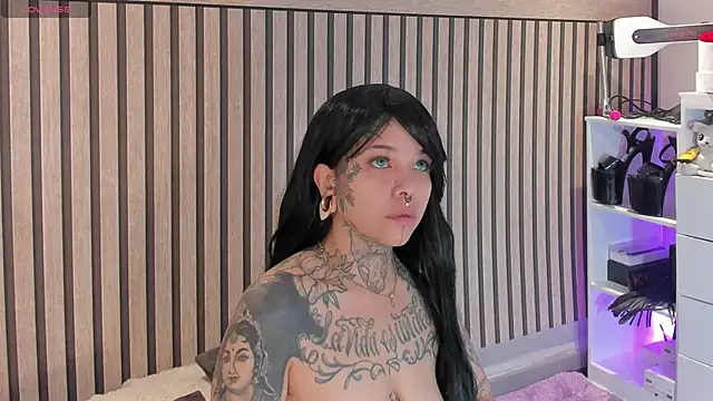 Snapshot of NinaInk chatting on 02/12/26, 12:49 NinaInk online show from 02/12/26, 12:49