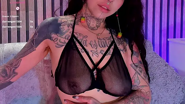 Snapshot of NinaInk chatting on 04/11/26, 11:25 NinaInk online show from 04/11/26, 11:25