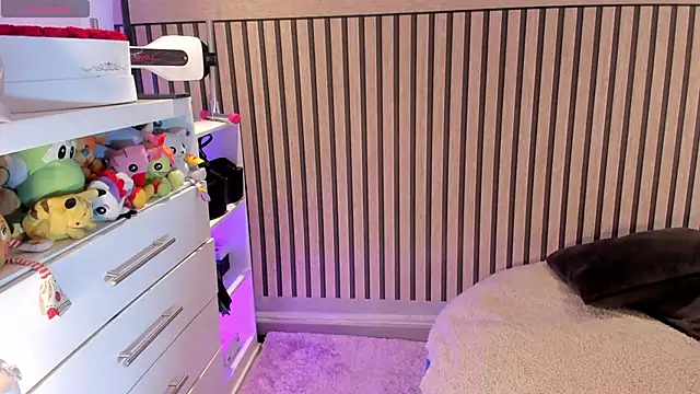 Snapshot of NinaInk chatting on 02/07/26, 10:45 NinaInk online show from 02/07/26, 10:45