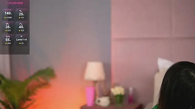 Snapshot of AlmaLuv chatting on 03/18/25, 07:44 AlmaLuv online show from 03/18/25, 07:44