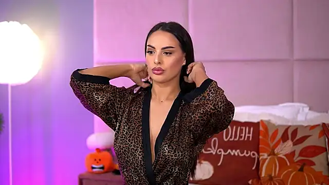 Snapshot of AlmaLuv chatting on 11/10/25, 04:50 AlmaLuv online show from 11/10/25, 04:50