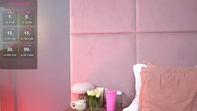 Snapshot of AlmaLuv chatting on 09/10/25, 03:05 AlmaLuv online show from 09/10/25, 03:05