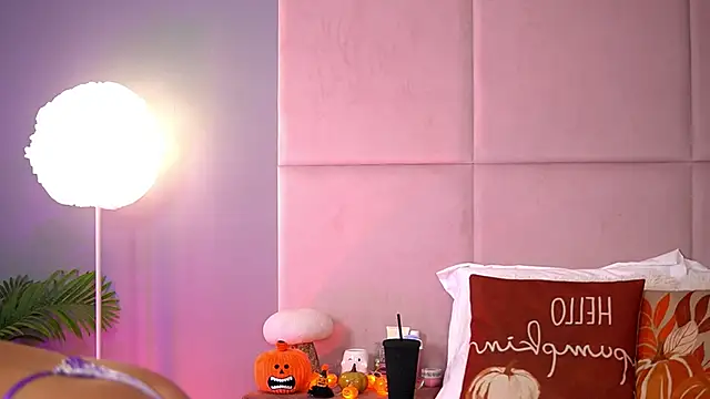 Snapshot of AlmaLuv chatting on 10/16/25, 03:48 AlmaLuv online show from 10/16/25, 03:48