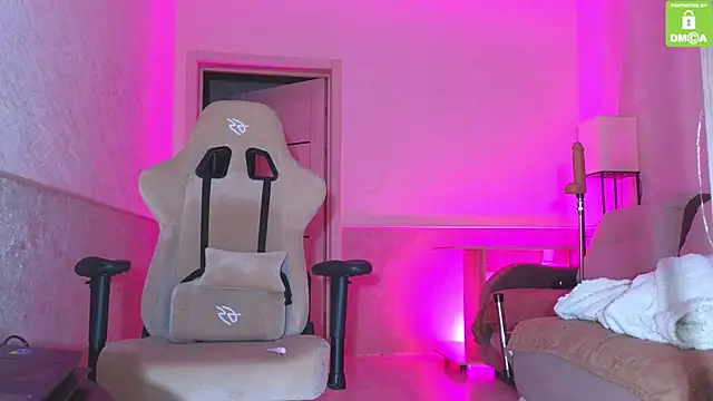 Snapshot of Katy_perry_ chatting on 12/04/25, 02:43 Katy perry online show from 12/04/25, 02:43