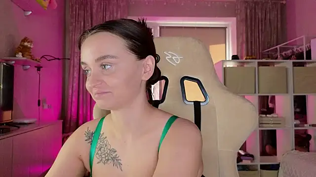 Snapshot of Katy_perry_ chatting on 03/22/25, 02:37 Katy perry online show from 03/22/25, 02:37