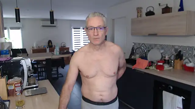Snapshot of Goduleur69 chatting on 02/13/25, 02:20 Goduleur69 online show from 02/13/25, 02:20