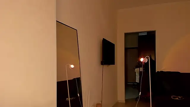 elliemintlover online show from 09/17/25, 08:44