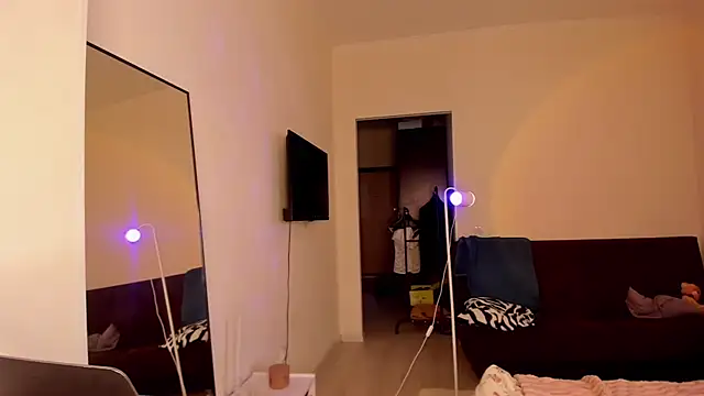 elliemintlover online show from 09/18/25, 09:29