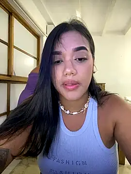 ElaEndez  online show from 10/26/25, 10:32