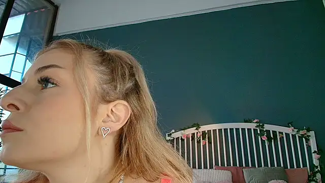 AlicePirs online show from 05/11/26, 04:03