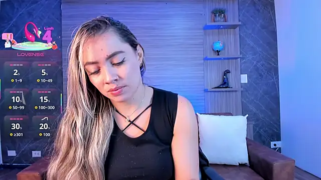 Snapshot of Alessia_Taylorr chatting on 09/29/25, 11:38 Alessia Taylorr online show from 09/29/25, 11:38