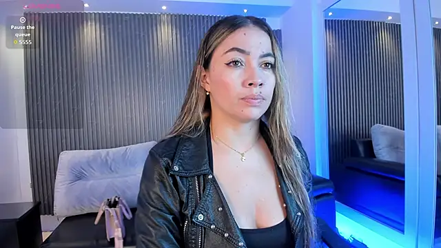 Snapshot of Alessia_Taylorr chatting on 11/04/25, 12:20 Alessia Taylorr online show from 11/04/25, 12:20