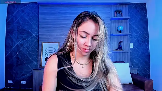 Snapshot of Alessia_Taylorr chatting on 09/18/25, 11:46 Alessia Taylorr online show from 09/18/25, 11:46