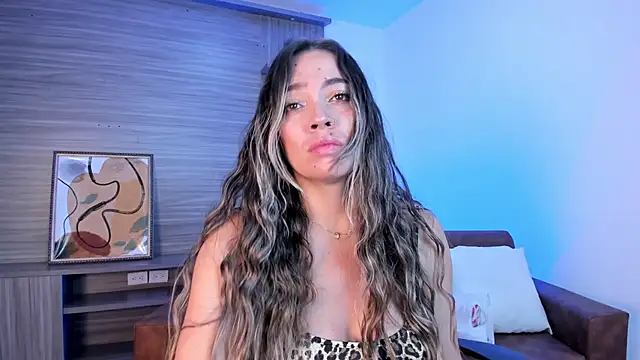 Snapshot of Alessia_Taylorr chatting on 03/03/25, 11:33 Alessia Taylorr online show from 03/03/25, 11:33