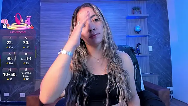 Snapshot of Alessia_Taylorr chatting on 11/13/25, 12:31 Alessia Taylorr online show from 11/13/25, 12:31