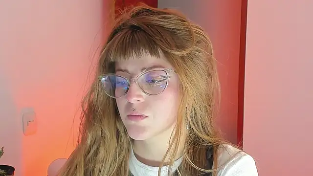 Snapshot of tekila__ chatting on 06/20/26, 12:15 tekila online show from 06/20/26, 12:15
