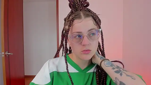 tekila   online show from 12/21/25, 08:53