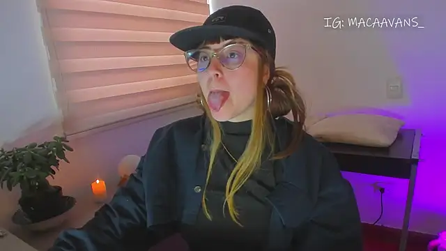 tekila   online show from 03/26/26, 10:40