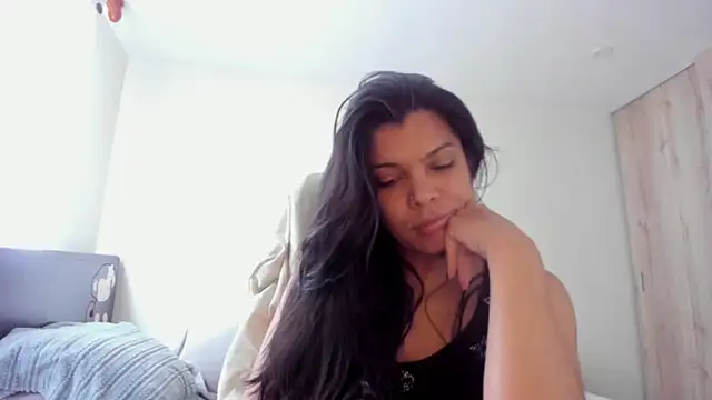 Snapshot of Sweetdreamses_ chatting on 10/17/25, 01:57 Sweetdreamses  online show from 10/17/25, 01:57