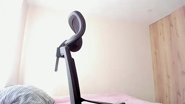Snapshot of Sweetdreamses_ chatting on 03/24/26, 02:06 Sweetdreamses online show from 03/24/26, 02:06