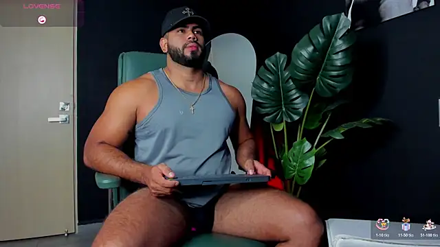 Snapshot of noah_crux chatting on 07/18/26, 11:35 noah crux online show from 07/18/26, 11:35