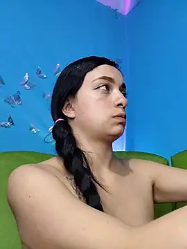 Snapshot of evelyn_prince1 chatting on 05/12/26, 04:20 evelyn prince1 online show from 05/12/26, 04:20