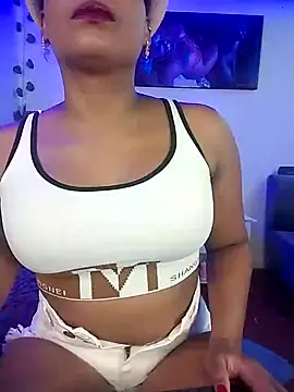 Camille rose  online show from 02/05/25, 10:22