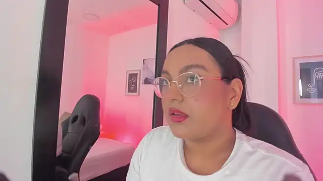 ellamontoya online show from 12/15/25, 12:00