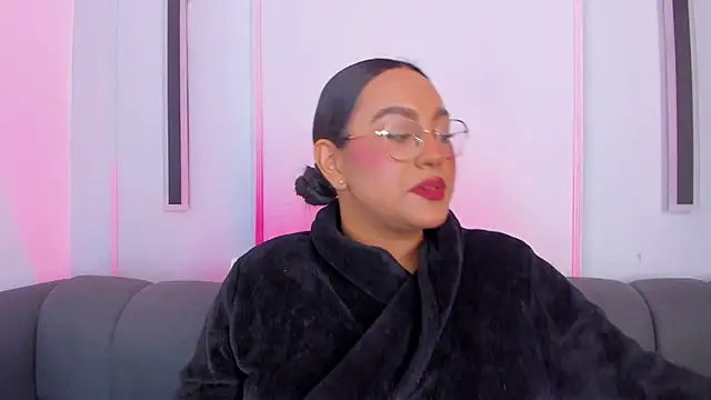 ellamontoya online show from 11/24/25, 11:54