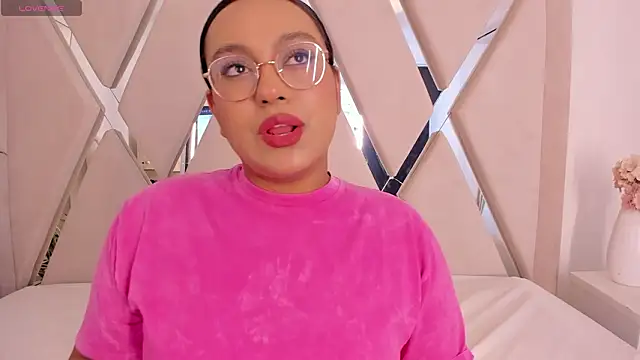 Snapshot of ellamontoya chatting on 02/12/26, 12:16 ellamontoya online show from 02/12/26, 12:16