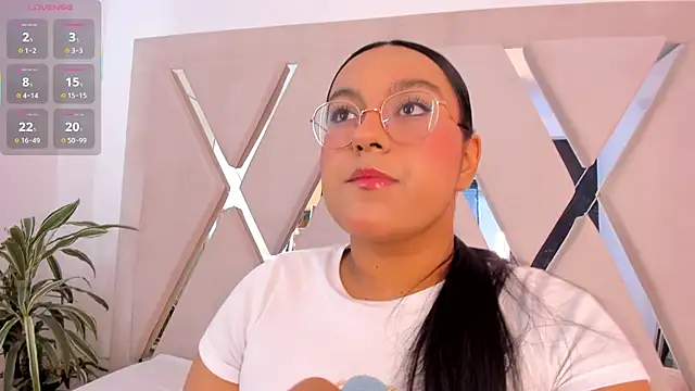 Snapshot of ellamontoya chatting on 02/25/26, 11:43 ellamontoya online show from 02/25/26, 11:43