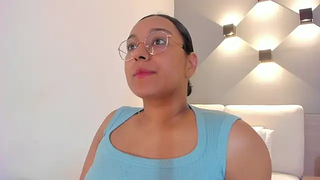 ellamontoya online show from 10/18/25, 10:50