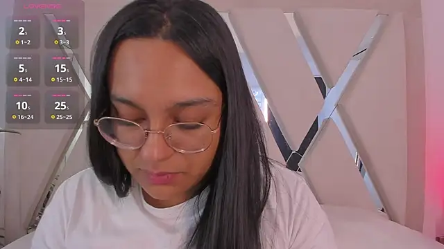 Snapshot of ellamontoya chatting on 02/22/26, 11:23 ellamontoya online show from 02/22/26, 11:23