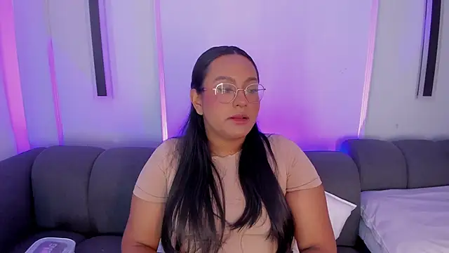 ellamontoya online show from 11/10/25, 12:21