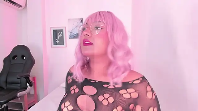 Snapshot of ellamontoya chatting on 12/22/25, 12:27 ellamontoya online show from 12/22/25, 12:27