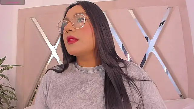 Snapshot of ellamontoya chatting on 02/14/26, 05:07 ellamontoya online show from 02/14/26, 05:07