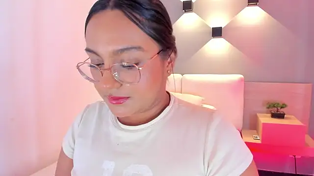 ellamontoya online show from 09/11/25, 11:21
