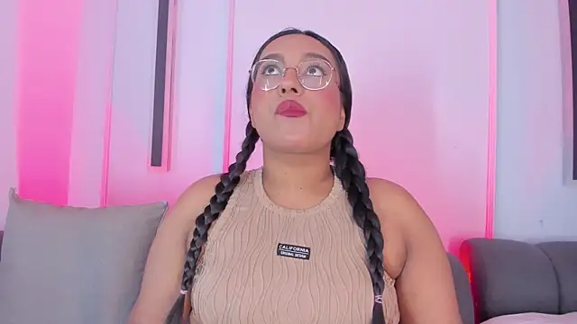 ellamontoya online show from 11/15/25, 10:52