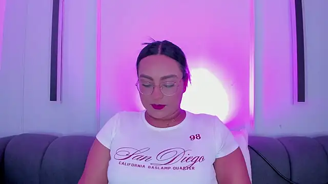 ellamontoya online show from 11/22/25, 11:42