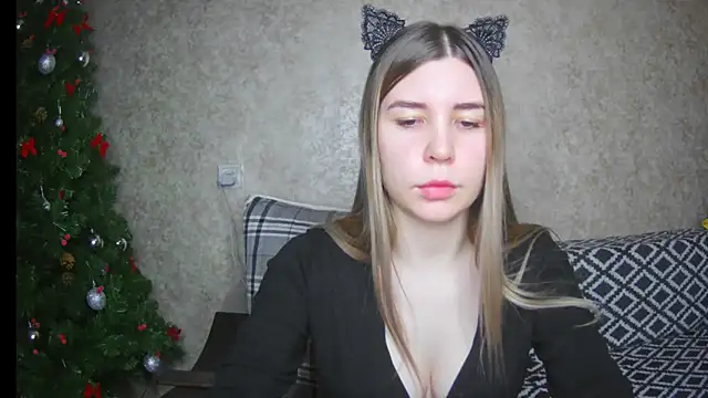 ElllaNuar online show from 01/30/25, 04:27