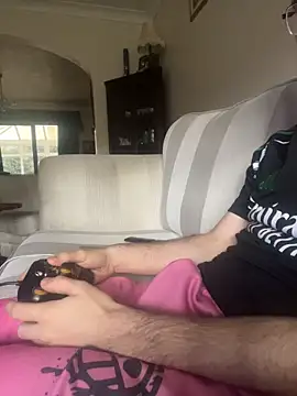 EE123458 online show from 11/07/25, 02:54