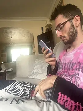 EE123458 online show from 09/12/25, 01:11