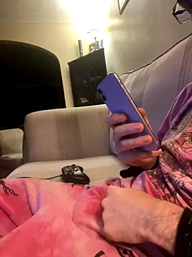 EE123458 online show from 11/23/25, 08:08