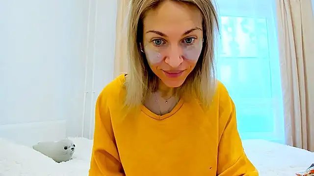 Mona Cruz online show from 03/03/25, 05:26