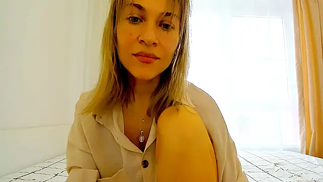 Mona Cruz online show from 03/03/25, 08:30