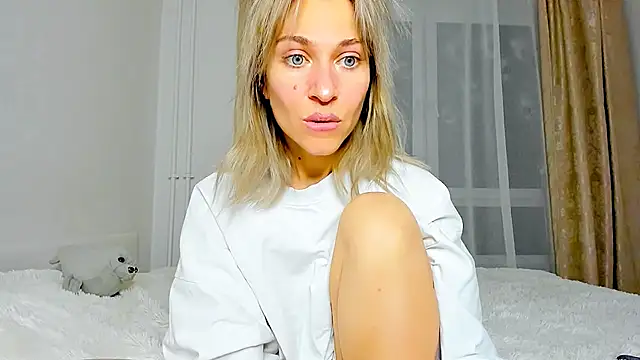 Mona Cruz online show from 02/22/25, 08:09